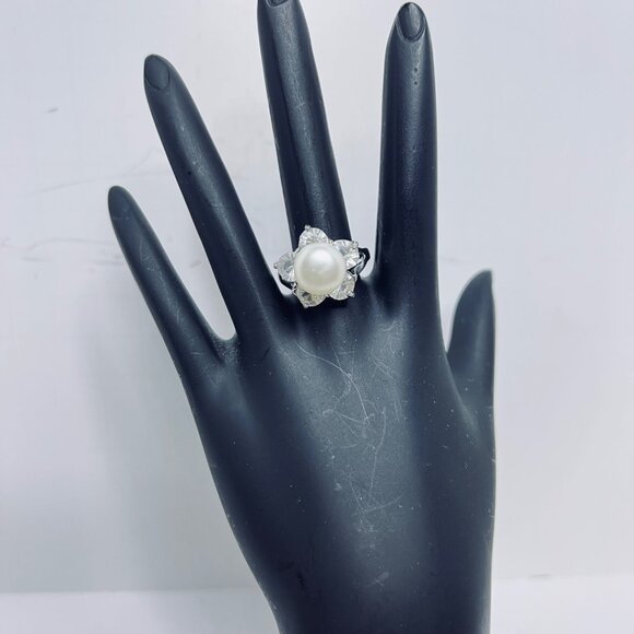 Silver Tone Clear Rhinestones And Faux Pearl Floral Statement Ring Size 6 (R448) - Picture 1 of 8